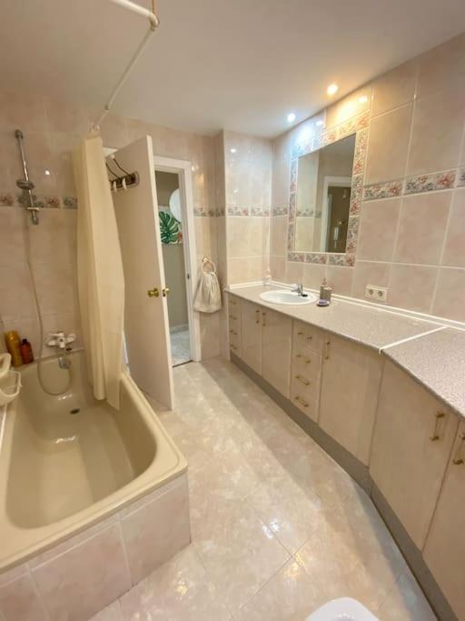 Lovely 1 Bedroom Apartment With Sea Views And Pool Estepona Zewnętrze zdjęcie