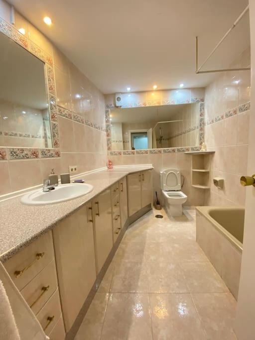 Lovely 1 Bedroom Apartment With Sea Views And Pool Estepona Zewnętrze zdjęcie